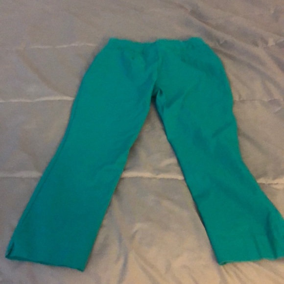 2 pair Chico’s size 00 so sliming crop and ankle - Picture 7 of 10